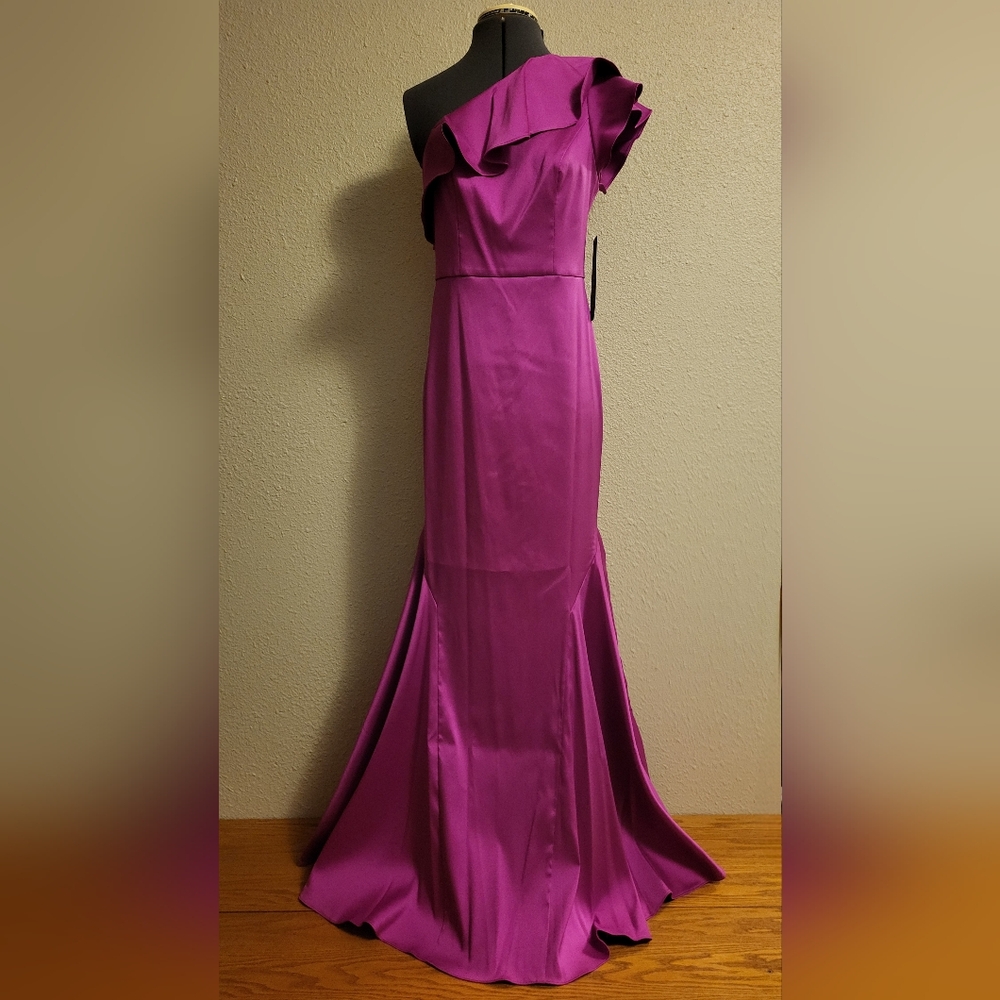 NWT Aidan Mattox by Adrianna Papell Magenta One Shoulder A-Line Gown Size 2